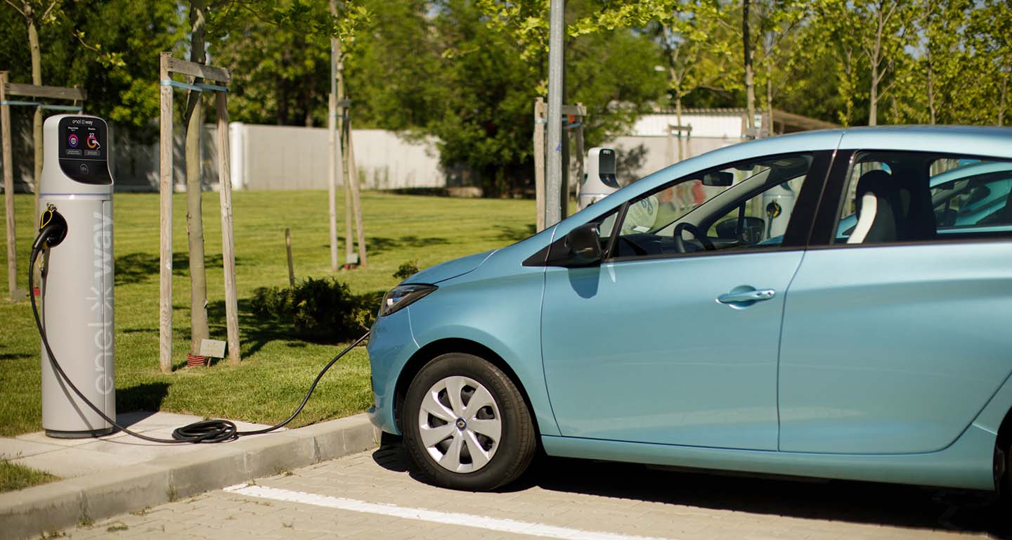 Stații publice de încărcare Enel X Way